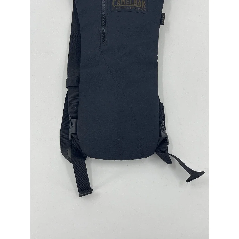 Camelbak Sabre‎ 70 oz Hydration Carrier Black Pack Bag w/ BLADDER